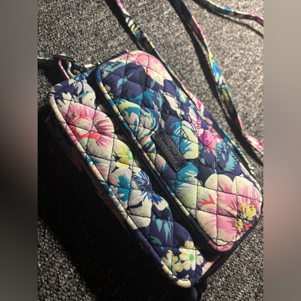 Unique Vera Bradley Crossbody Wallet/Purse Bag
